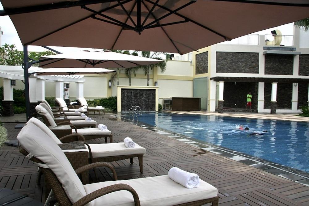 The Avenue Plaza Hotel Naga  Buitenkant foto