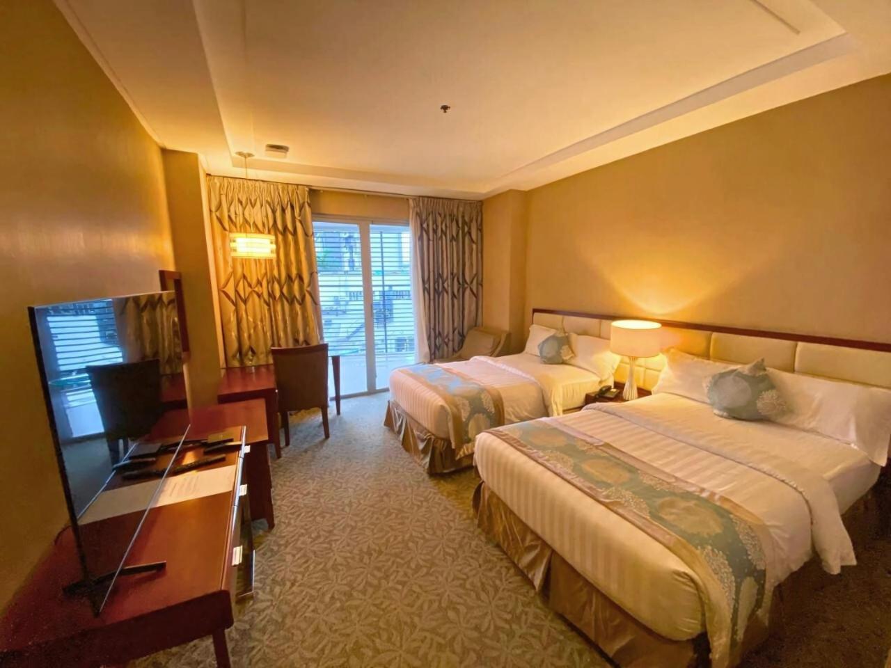 The Avenue Plaza Hotel Naga  Buitenkant foto