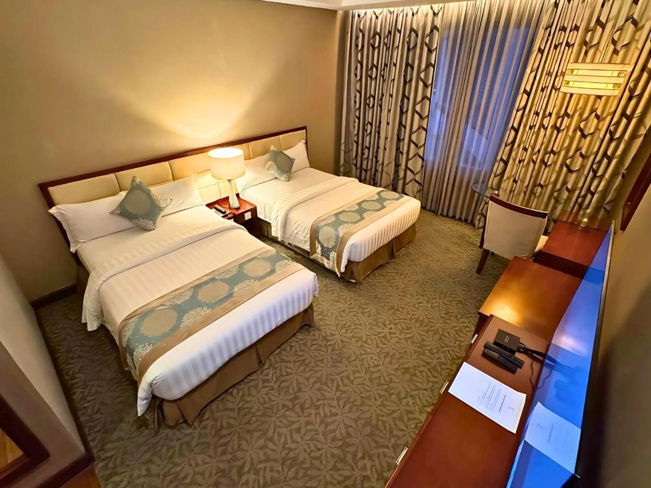 The Avenue Plaza Hotel Naga  Buitenkant foto